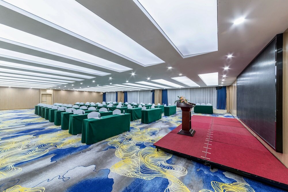 Фото Golden Tulip Wuhan Wangjiawan