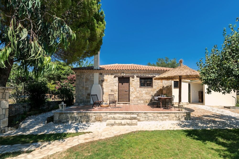 Фото Leeda's Cottages