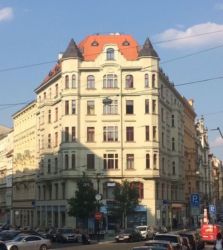 Фото отеля 1