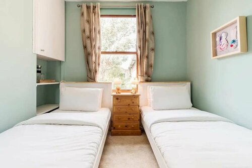 Гостиница Charming 3bd Flat - 5 Minutes to Victoria Park
