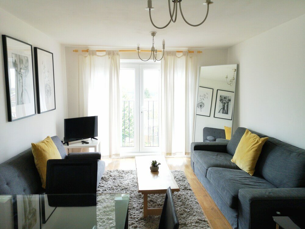 Фото Bright & Modern 2br Apartment Parking