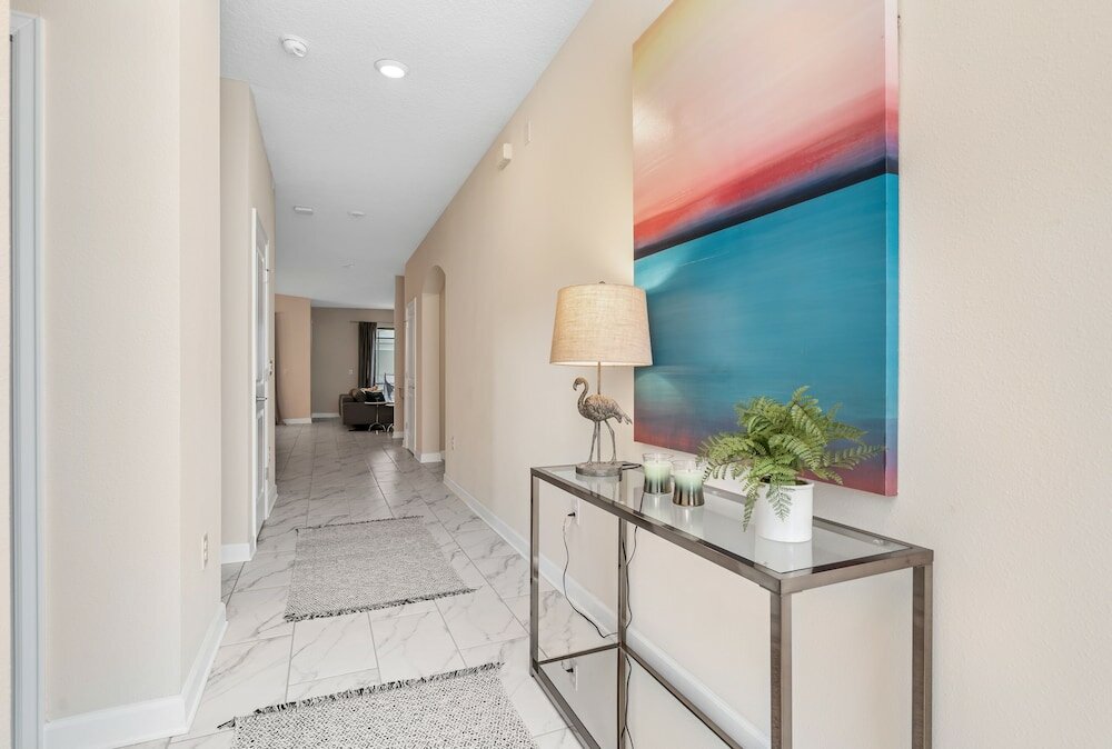 Фото Edgy, Modern 6 Bed 5 Bath