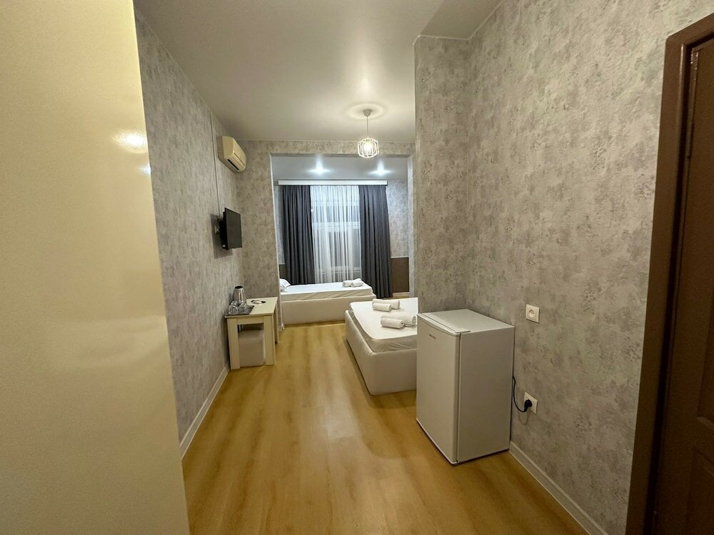 Фото Гостиница на ул. Константина Гамсахурдиа, 1