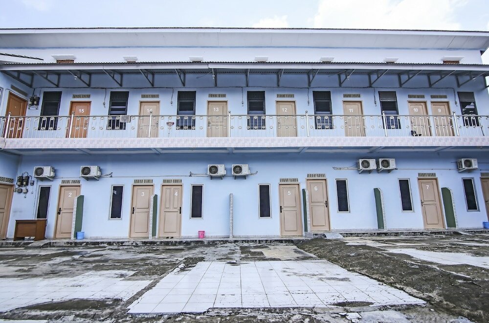 Фото Spot On 90433 Serasi Kost