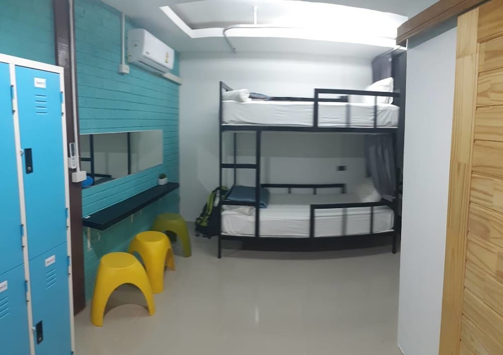 Фото At We Patong Guest House