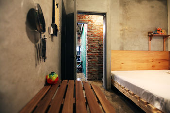 Фото Hongdae Guesthouse Pajamaparty - Hostel