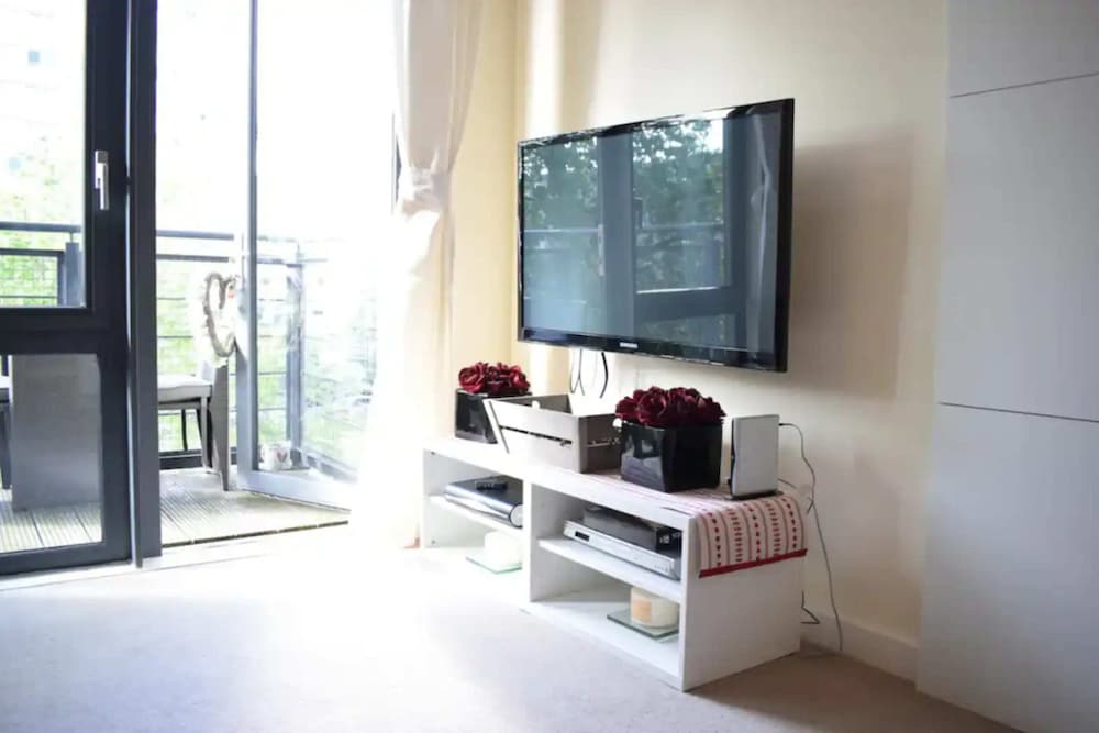 Фото Lovely 2bd Flat With Balcony - Finsbury Park