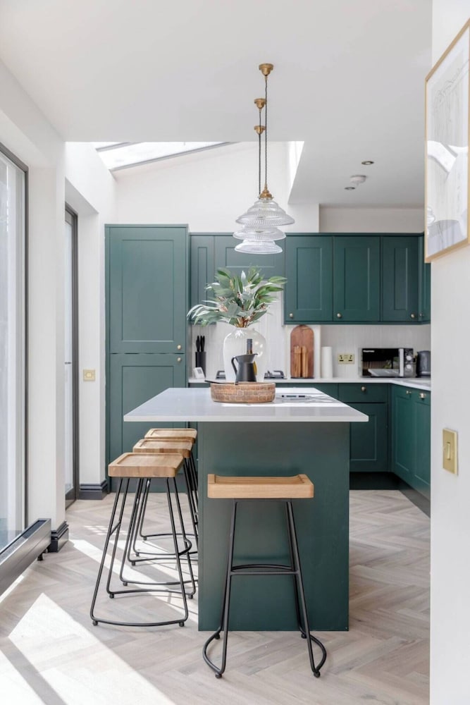 Фото Contemporary Elegance - 2bd Flat, Clapham!