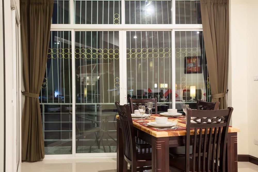 Фото The Elegant Patong