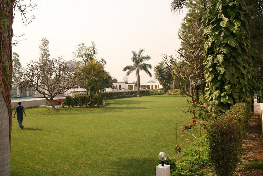 Фото Aamod Mudfort Kuchesar