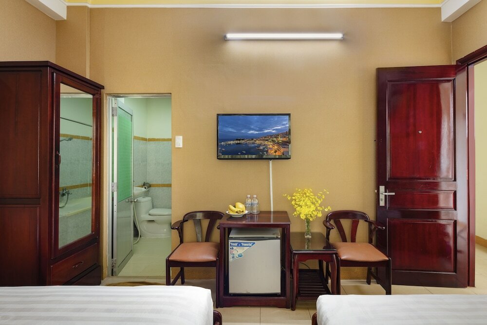 Фото Holiday Hotel