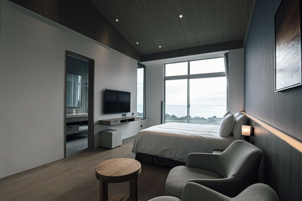 Фото Sunlight on the peninsula