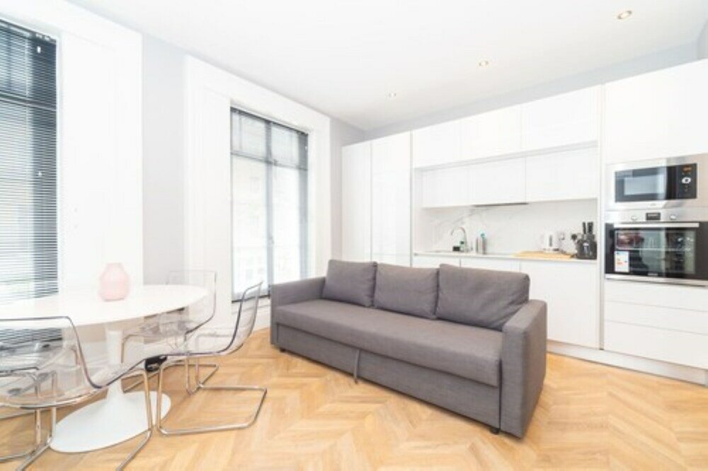 Фото Pml Apartments Southwick Street