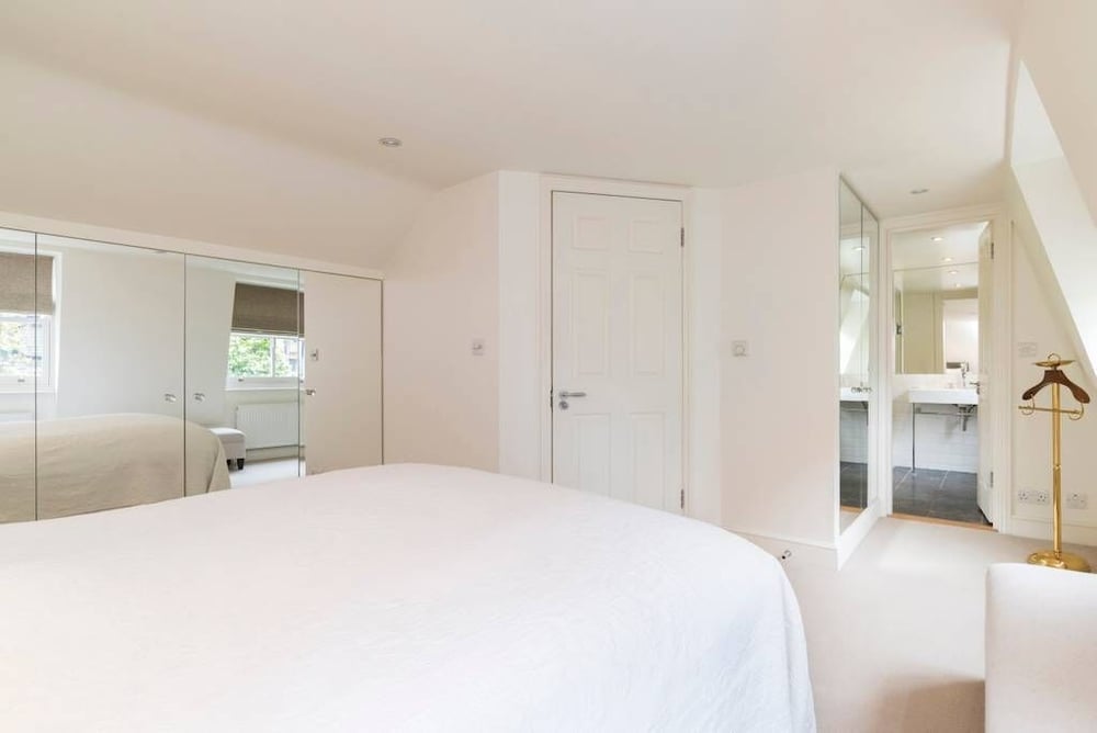 Фото Lovely 3 bedroom house South Kensington
