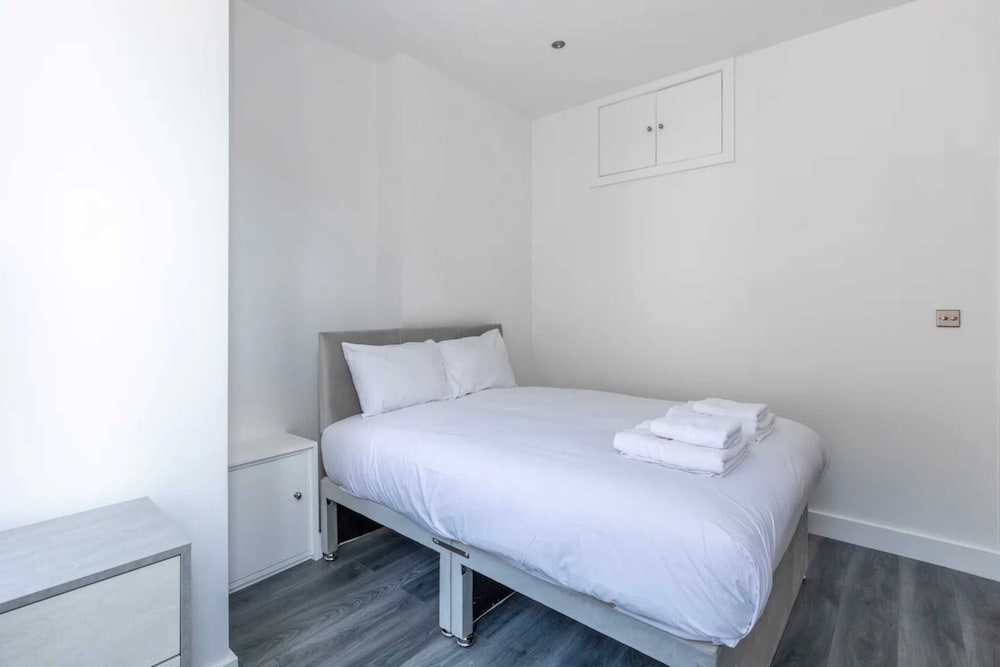 Фото Modern 2bd Flat With a Garden - West Hampstead