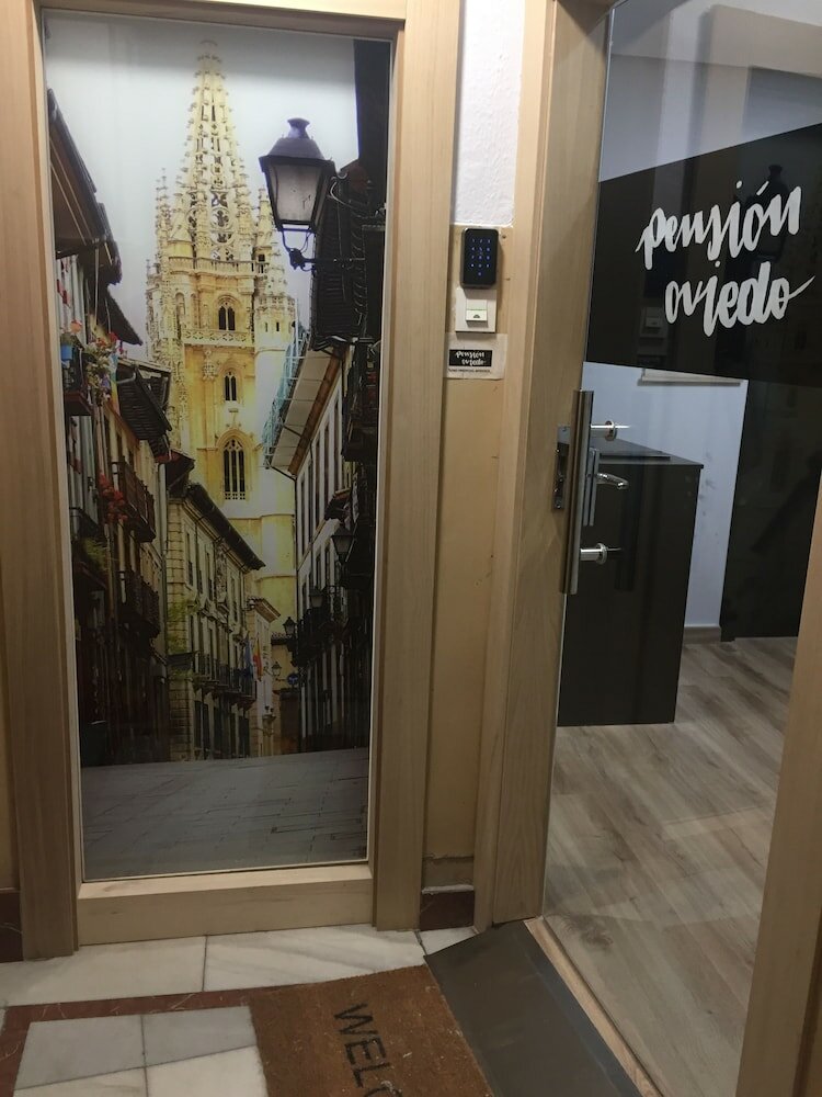 Фото Pension Oviedo