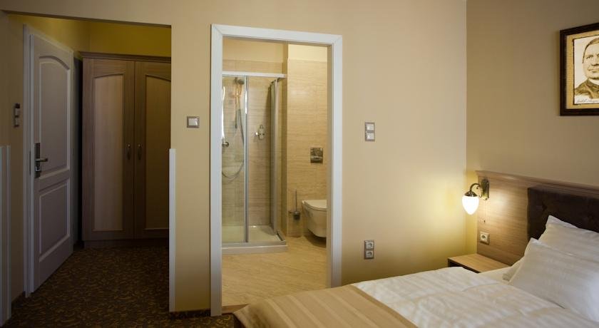 Фото Barokk Hotel Promenád Gyor