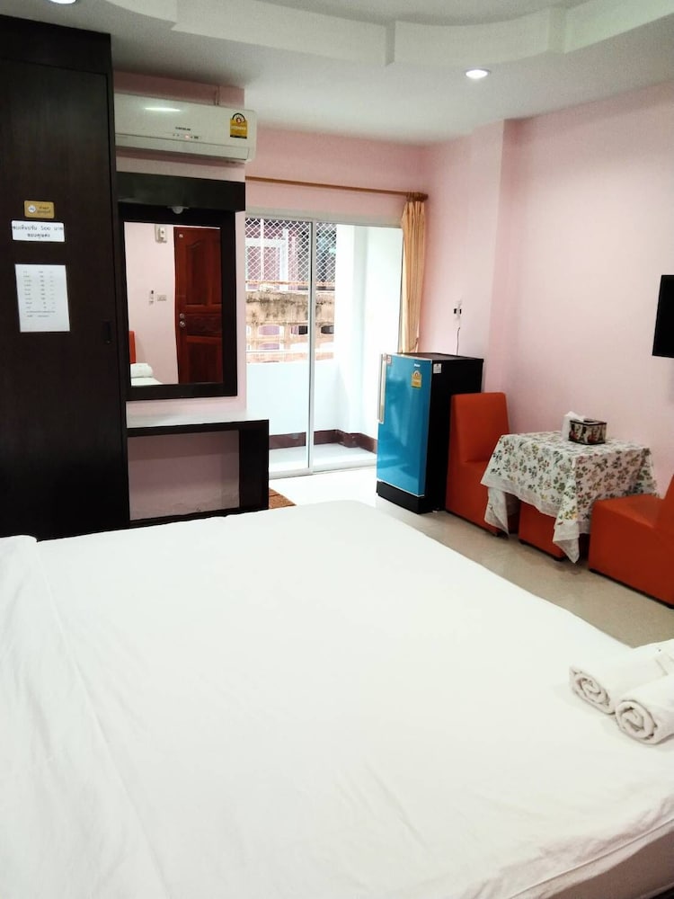 Фото OYO 75399 Choktipparat Place