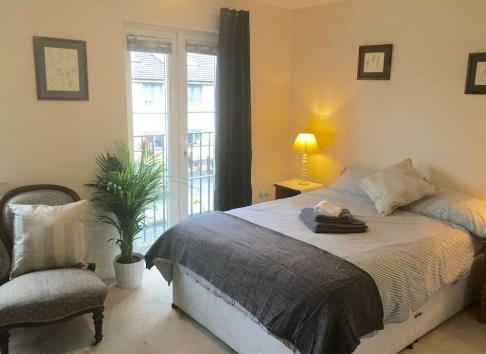 Фото Lynbrook Guests House