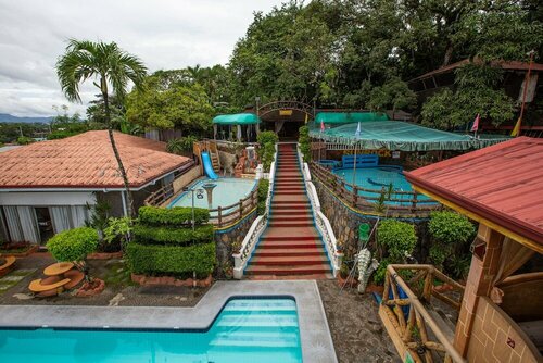 Гостиница Sunrock Resort by Oyo Rooms в Антиполо