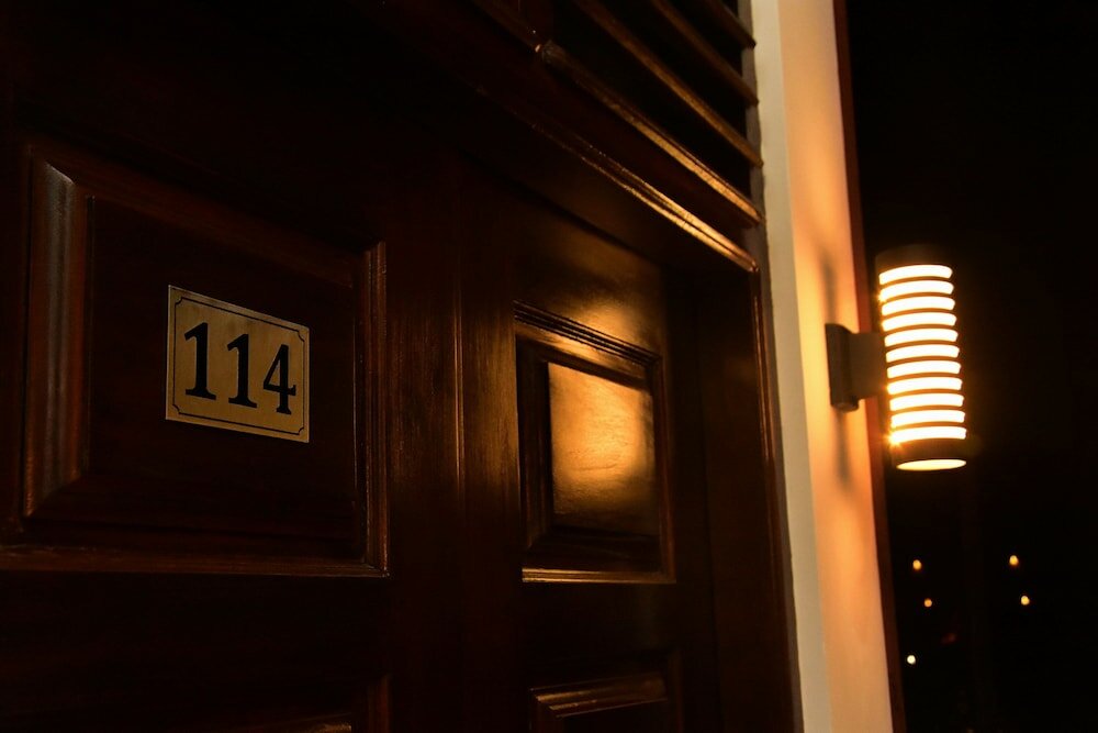 Фото Capital O 132 Blue Spring Hotel