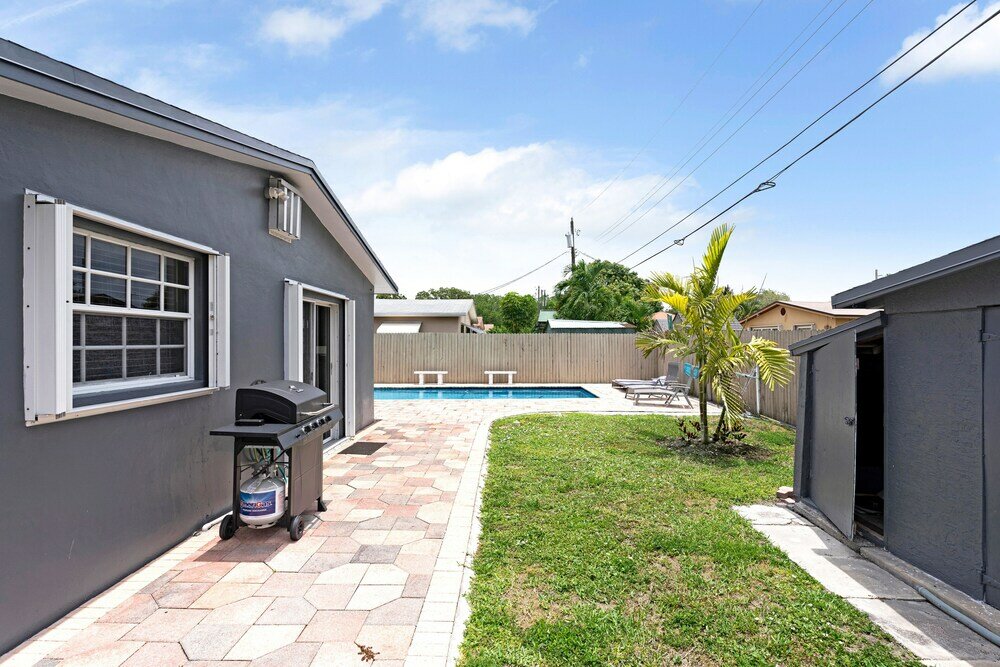 Фото Dania Hills w Pool 10 min to Beach