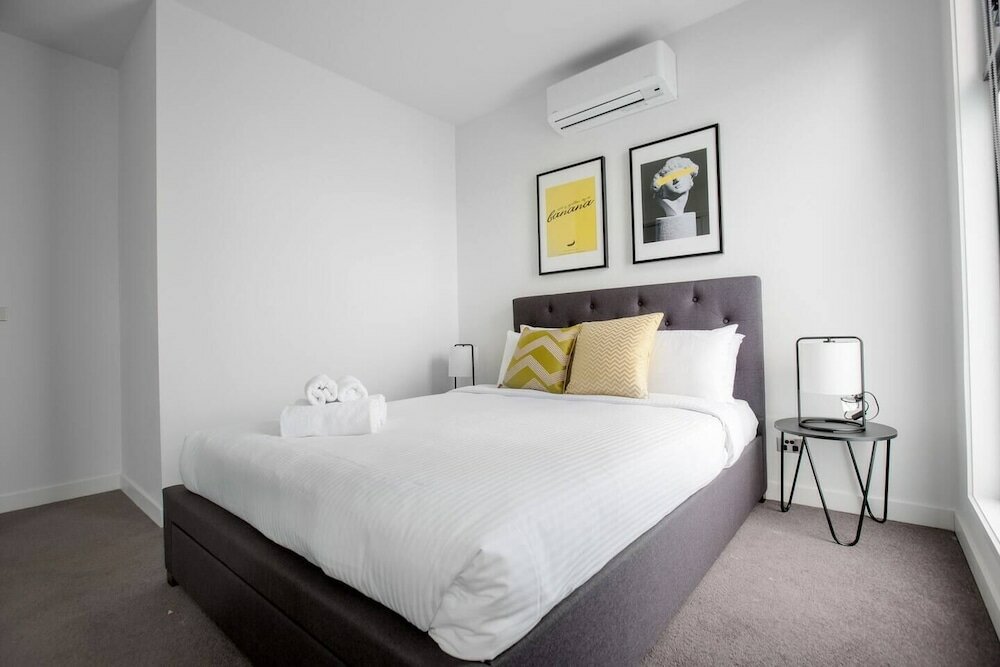 Фото Elegant Stylish Living@mooneeponds Wifi/parking