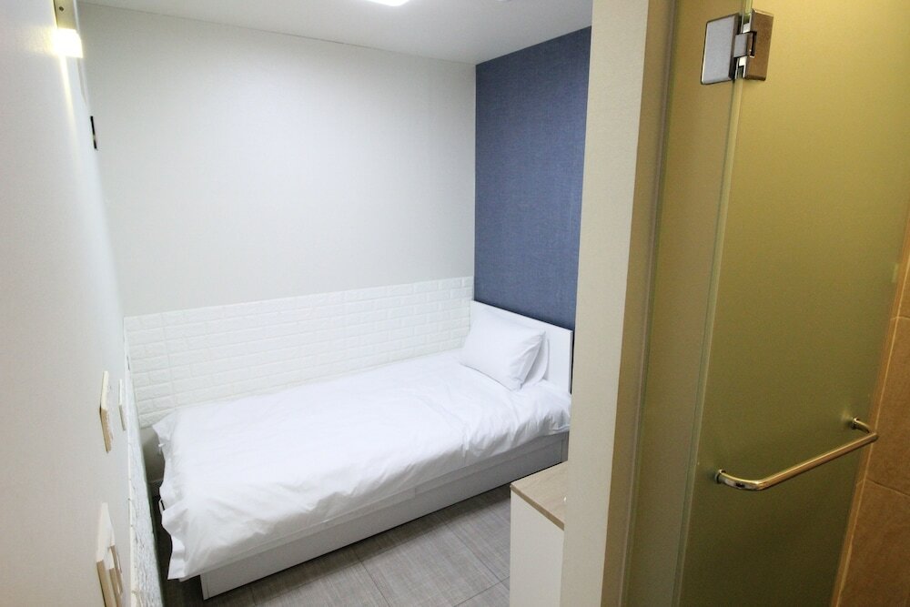 Фото Hotel Golden Park Myeongdong