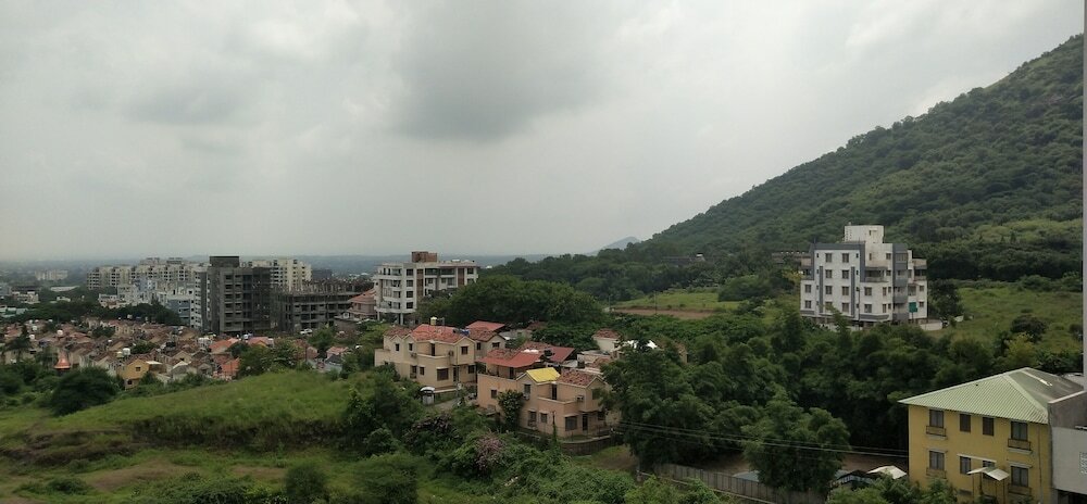 Фото Hotel Sumanchandra Suites