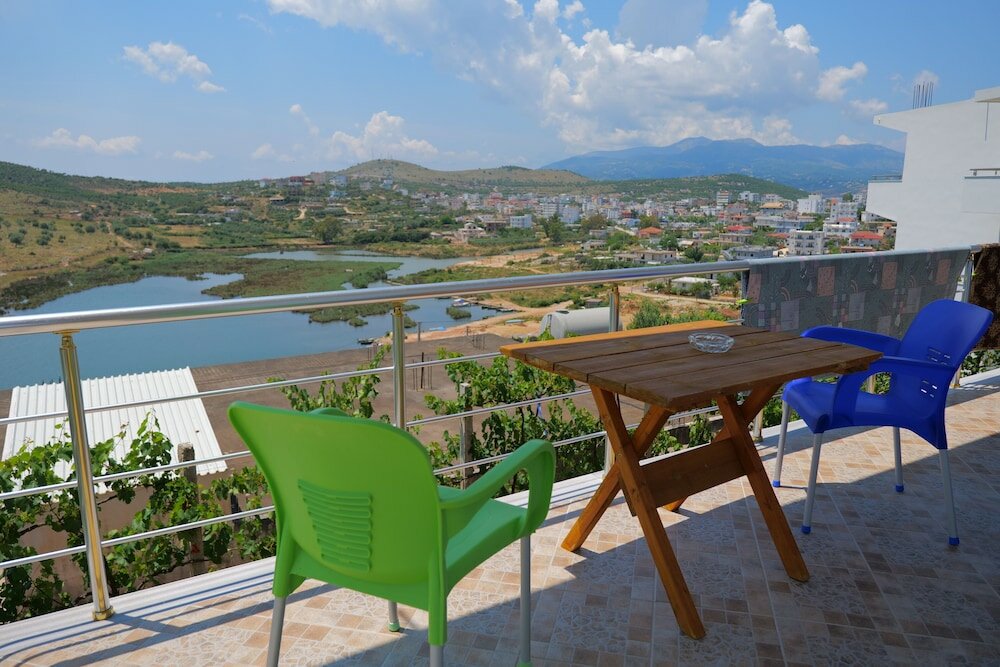 Фото Pellumb Apartments