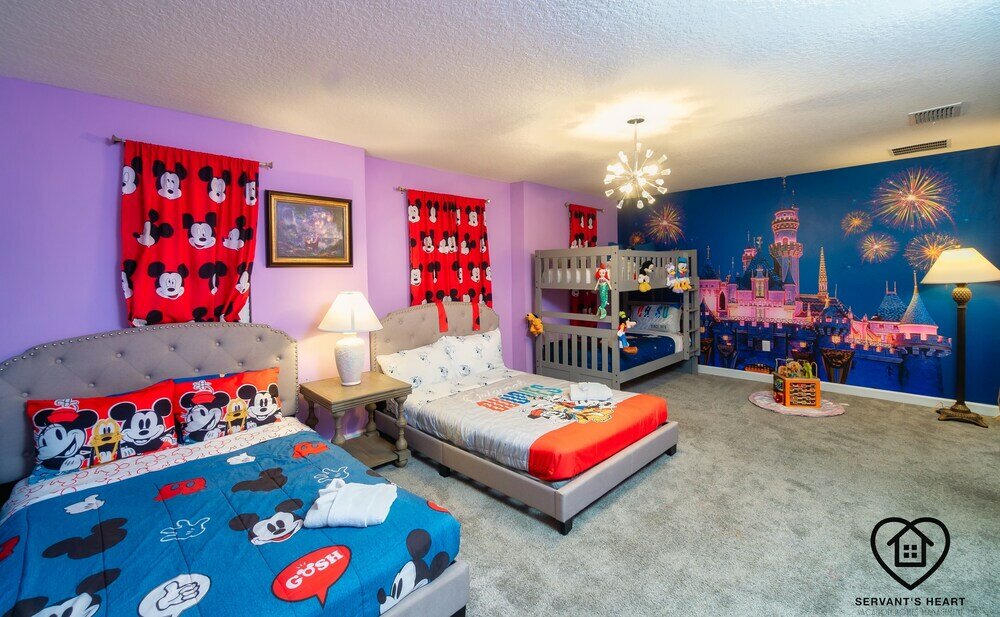 Фото Lakeview Luxury 9 Bedroom & 5 Bathroom w Private Pool