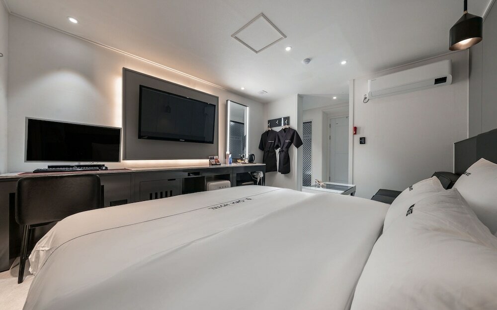 Фото Jongno Dana Hotel