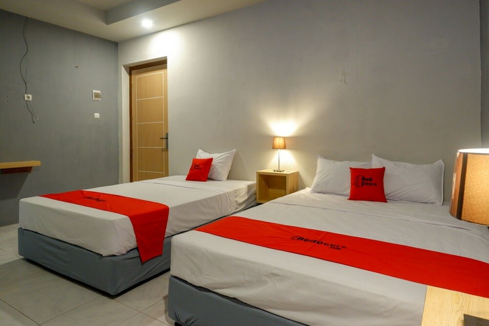 Фото RedDoorz Syariah @ Jalan Sultan Agung Tegal