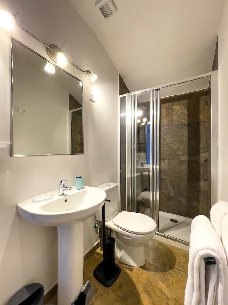 Фото Angelats Hotel