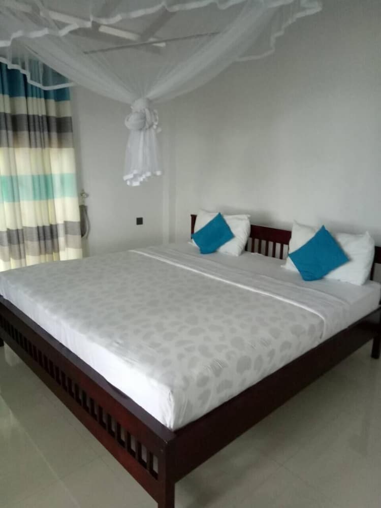 Фото Cloudy Hill Cottage