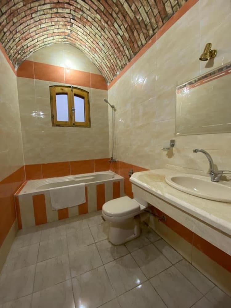 Фото Elsanosy Family Guest House - Luxor