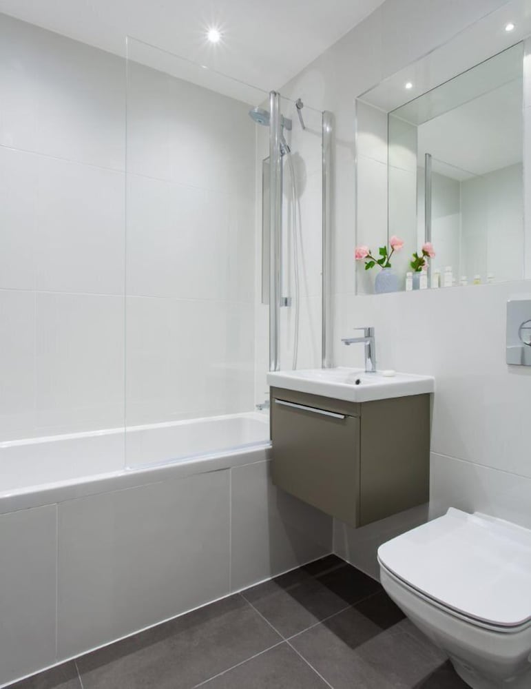 Фото Queens Park by Flying Butler Apartments