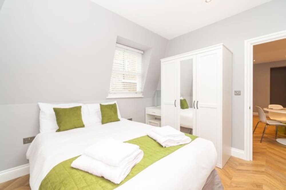 Фото Pml Apartments Southwick Street