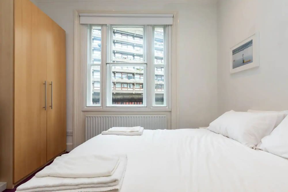 Фото 2 Bedroom 2 Bathroom Victorian Maisonette in Barbican