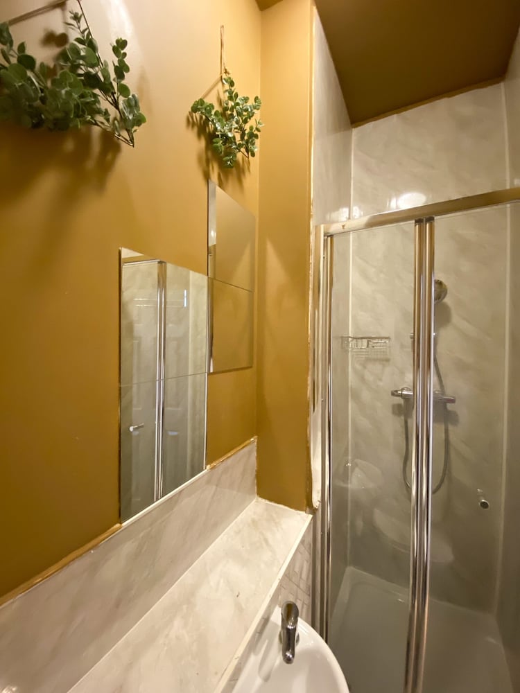 Фото Holland Road Stays