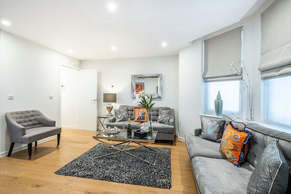 Фото Lak Serviced Apartments