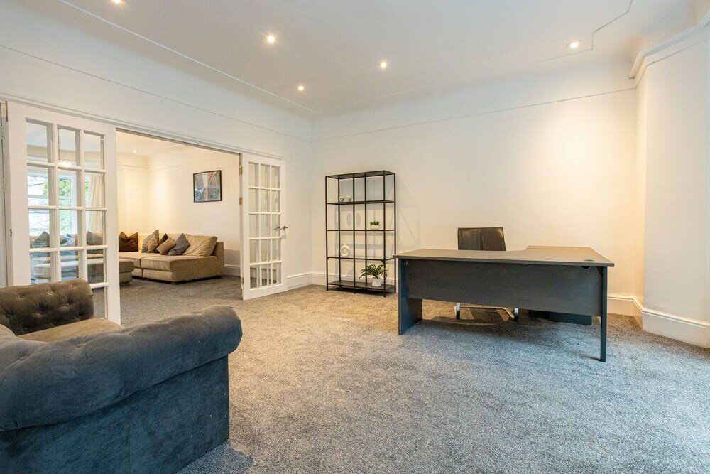 Фото Pillo Rooms - 4br House near Heaton Park