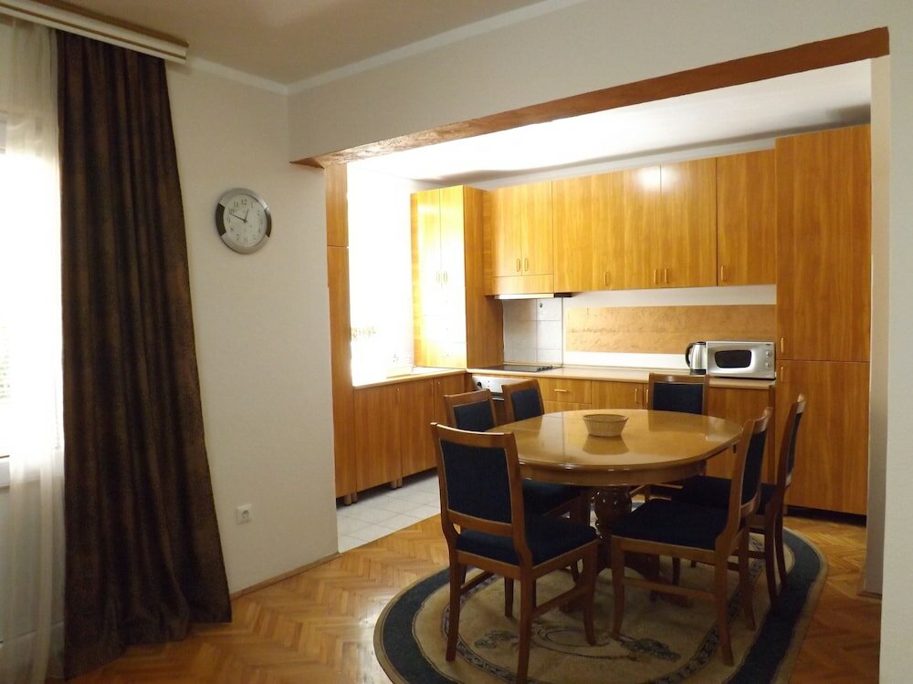 Фото Three Bedroom Apartment With Garden