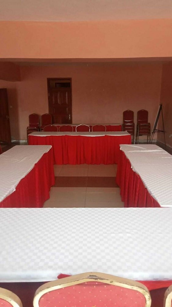 Фото Queenstar Hotel