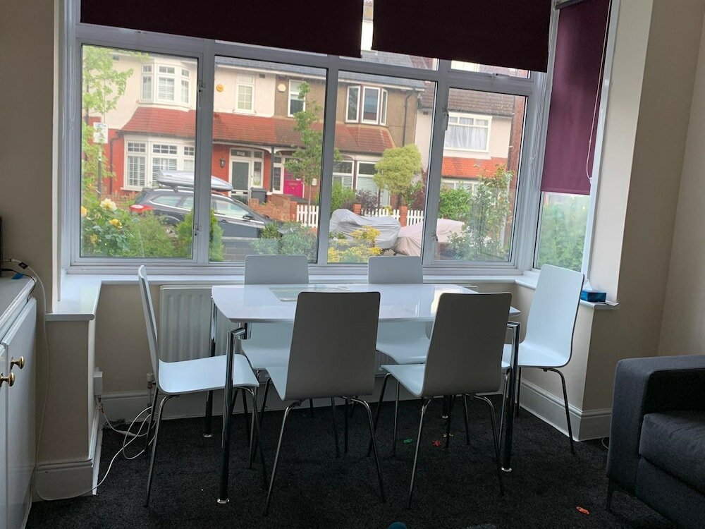 Фото Marble Apartments Tooting House