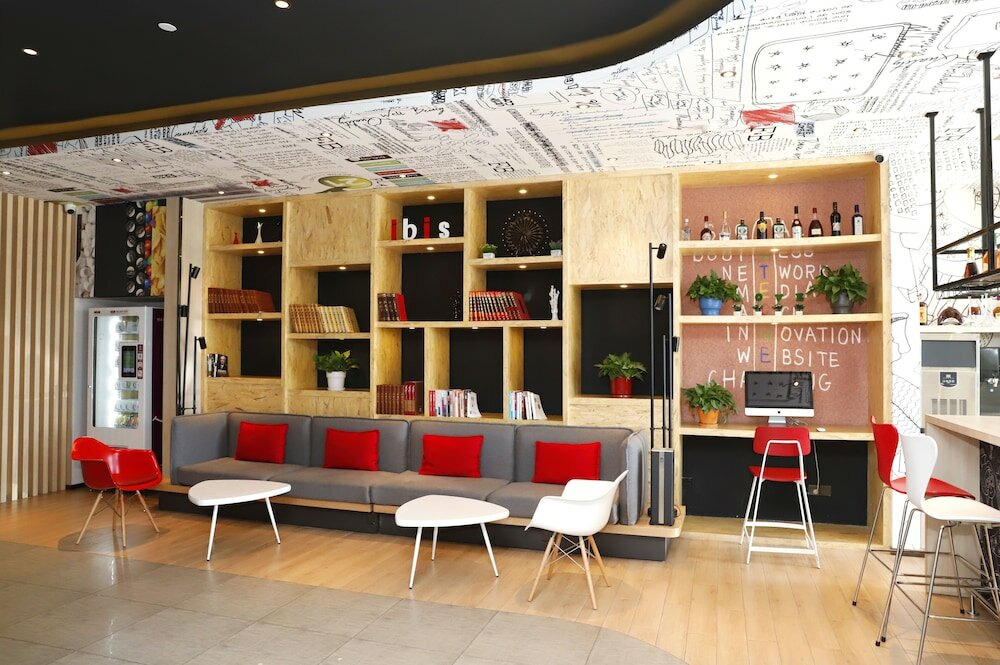 Фото Ibis Harbin West Railway Station Wanda plaza hotel