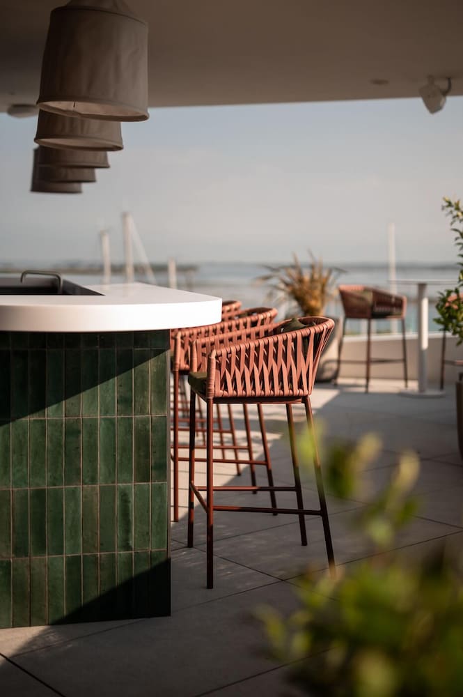 Фото Laguna Faro Suites - Adults Only & Free Beach