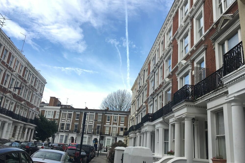 Фото Bright and Modern Bayswater Apartment