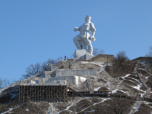 Anıt, heykel Artem, Sviatohirsk, foto