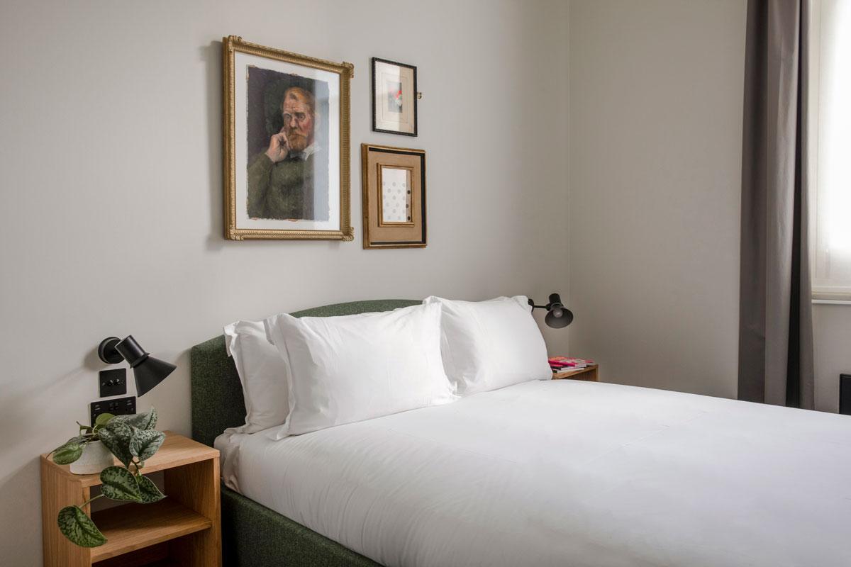 Фото Bedford Corner Hotel